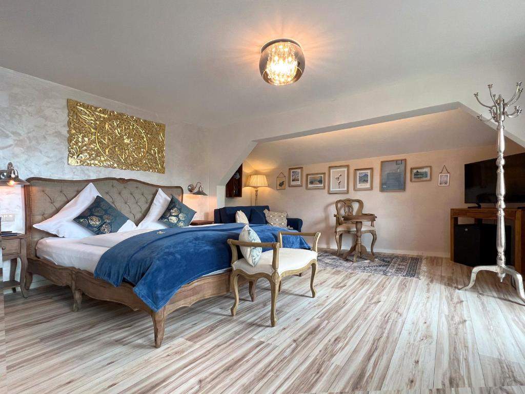 Großes Doppelzimmer mit Seeblick und Balkon